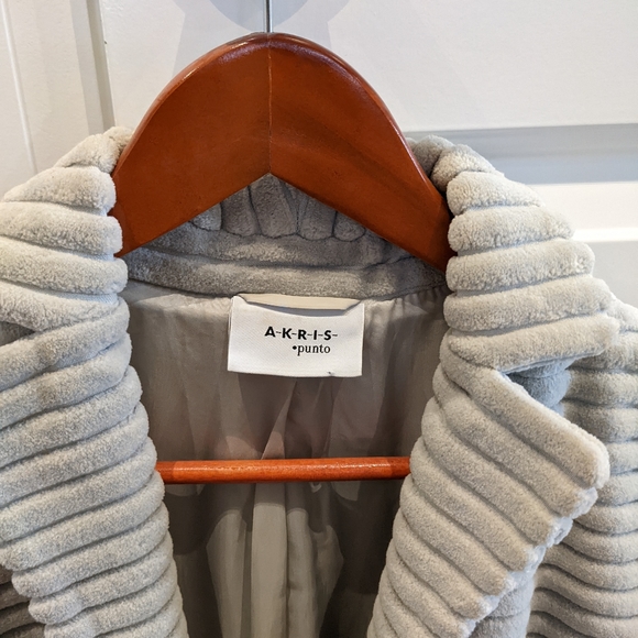 Authentic Akris Punto velvet jacket - Picture 3 of 8